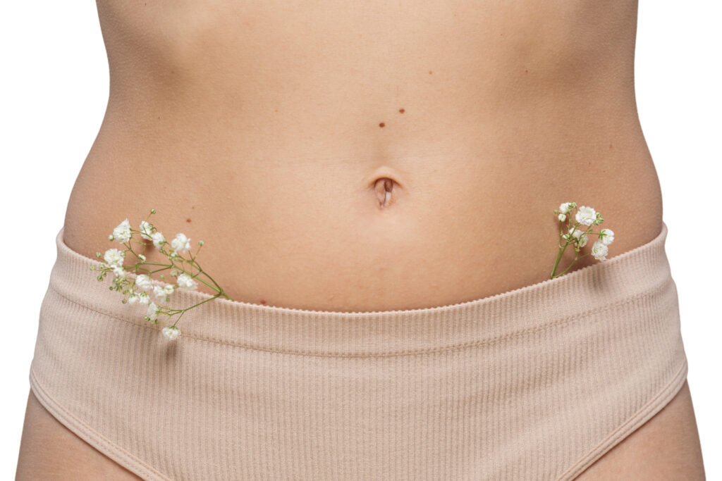 Donna con endo belly